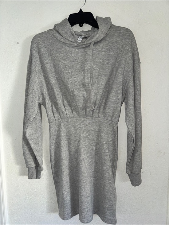 Topshop Dresses & Skirts - Topshop Light Grey Long Sleeve Hoodie Dress